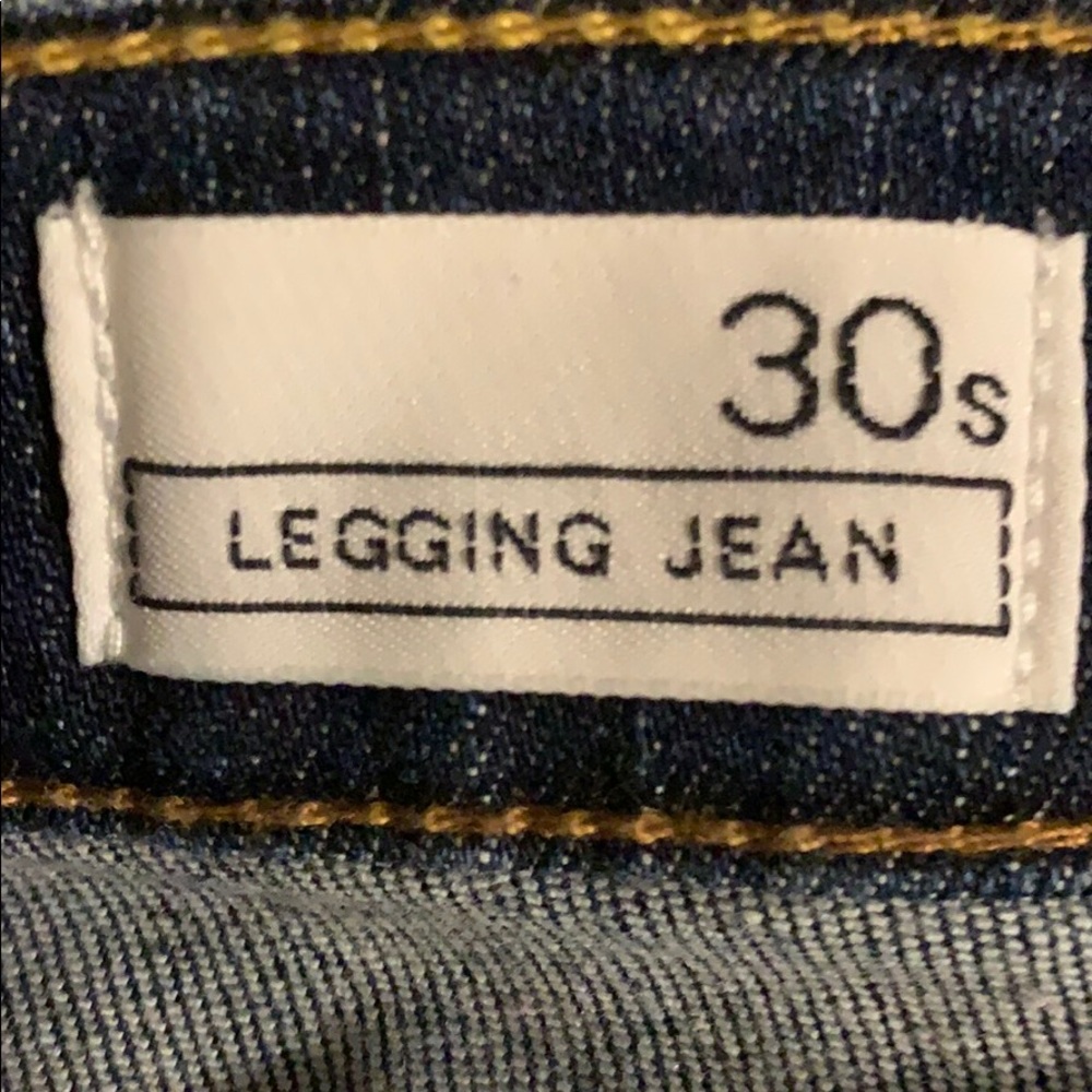 Label on Gap jeans